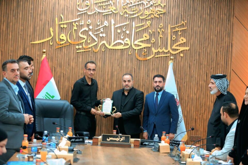 صورة من مقال: مجلس ذي قار يُكرّم أحد كوادر تلفزيون الناصرية لفوزه بجائزة صحافة المناخ في القاهرة